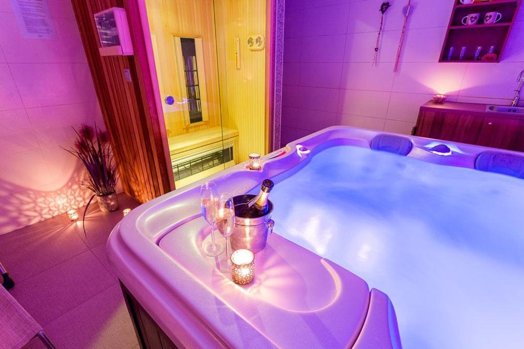 วิลลา ไอนา บูทิก โฮเต็ล Hotel Lasko ภายนอก รูปภาพ