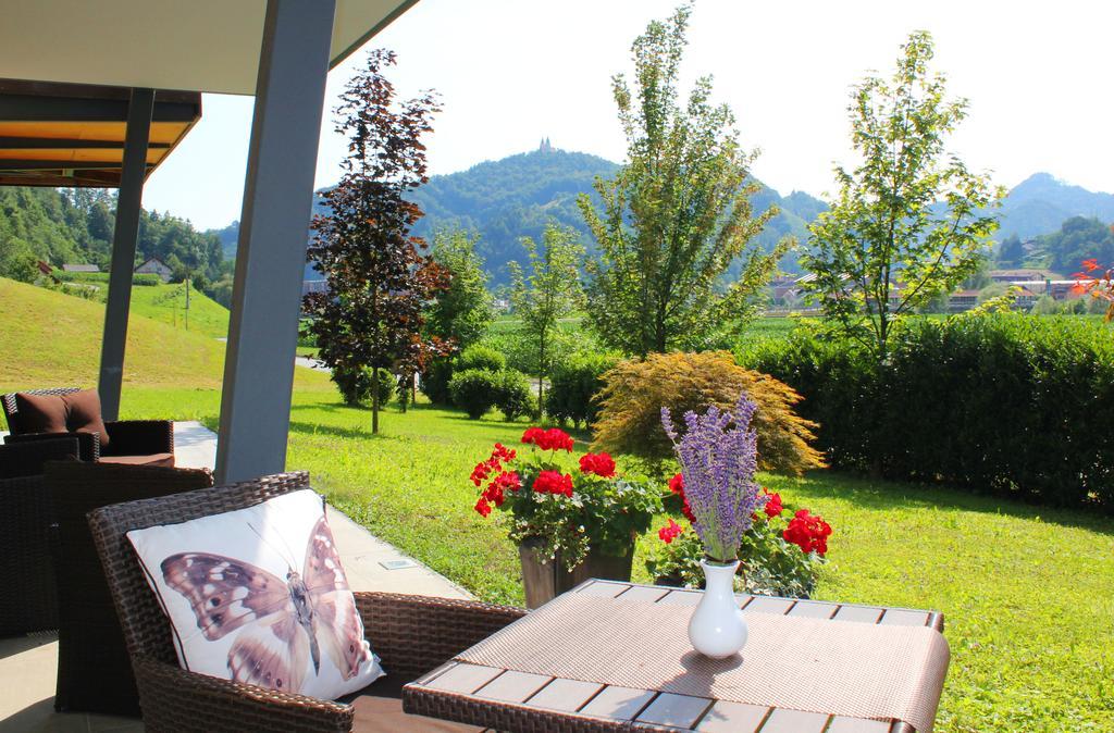 วิลลา ไอนา บูทิก โฮเต็ล Hotel Lasko ภายนอก รูปภาพ